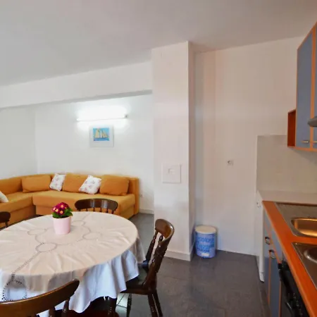 Apartment Lucija-2